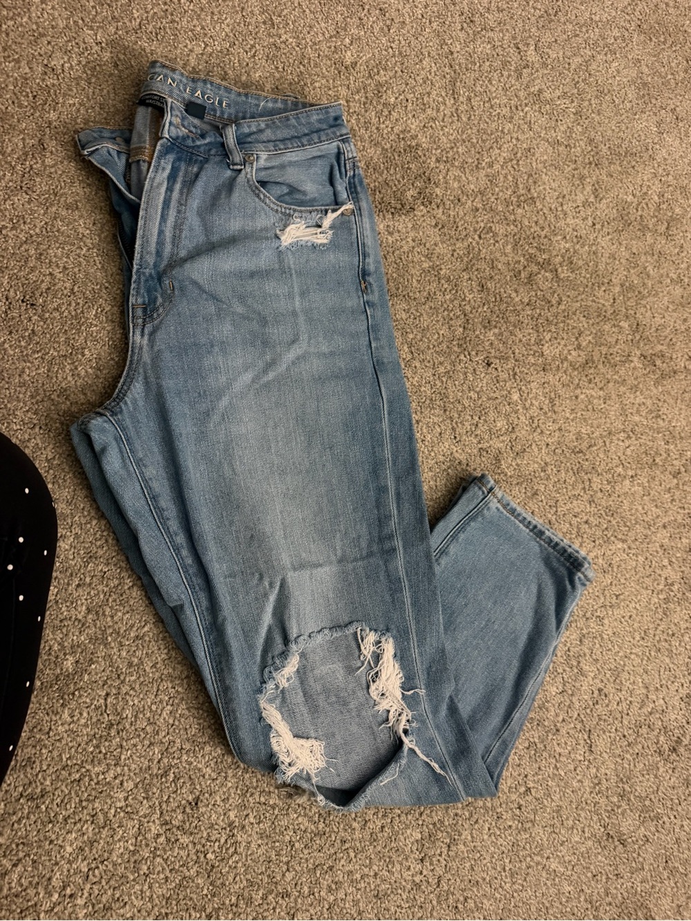 American Eagle Outfitters Light Blue Distressed Boyfriend Jeans